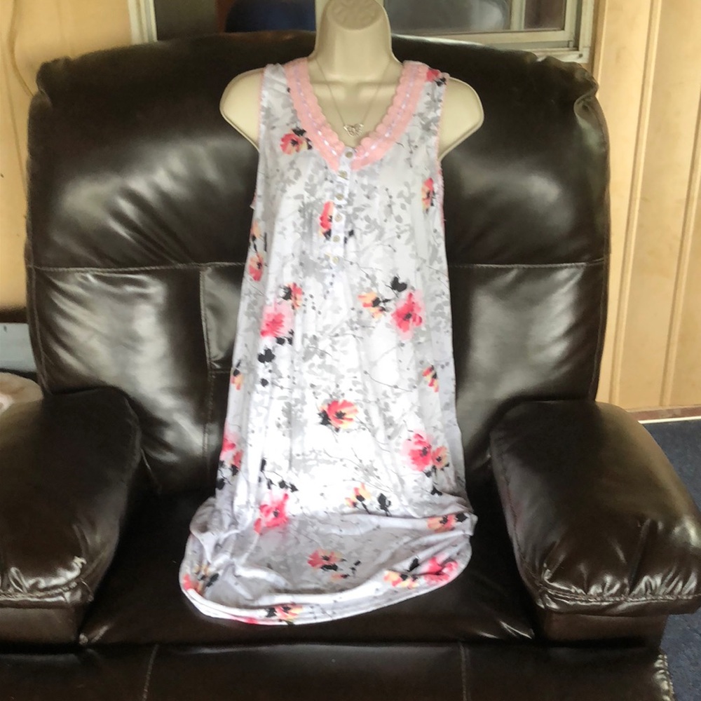 Ladies Secret Treasures Night Gown!